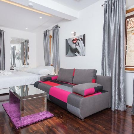 Studio Apartment Lena Каштела Екстер'єр фото