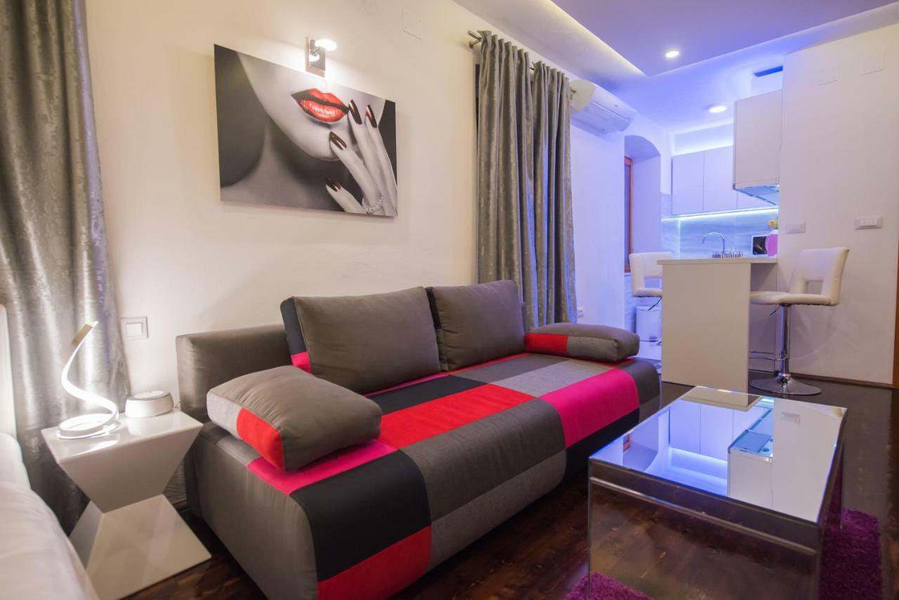 Studio Apartment Lena Каштела Екстер'єр фото
